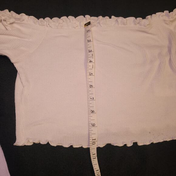 Urban Outfitters White Long Sleeve Peasant Off the Shoulders Crop Top LG - Picture 4 of 7